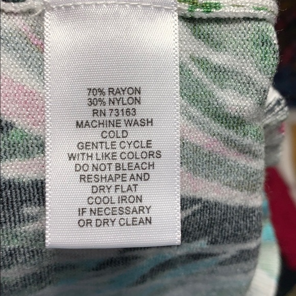 NWT Cable & Gage Thin Sweater - Picture 9 of 9